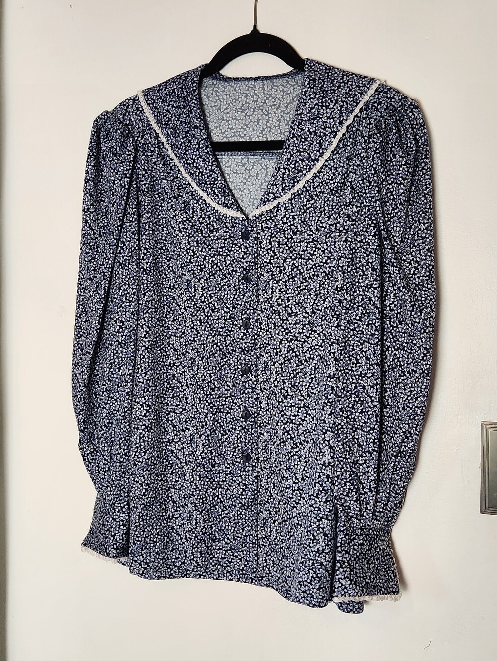 Blue And White Floral Button Down Top Size M